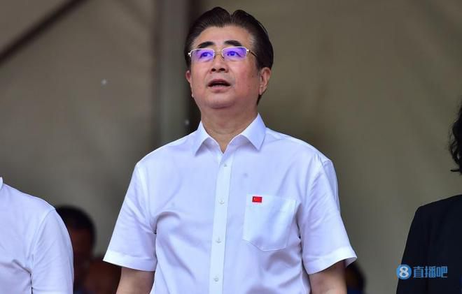 厨房掀起馊裙子挺进