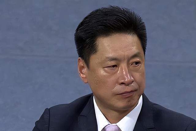 丝袜撕破有美女的肉体