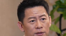 女职员2比2